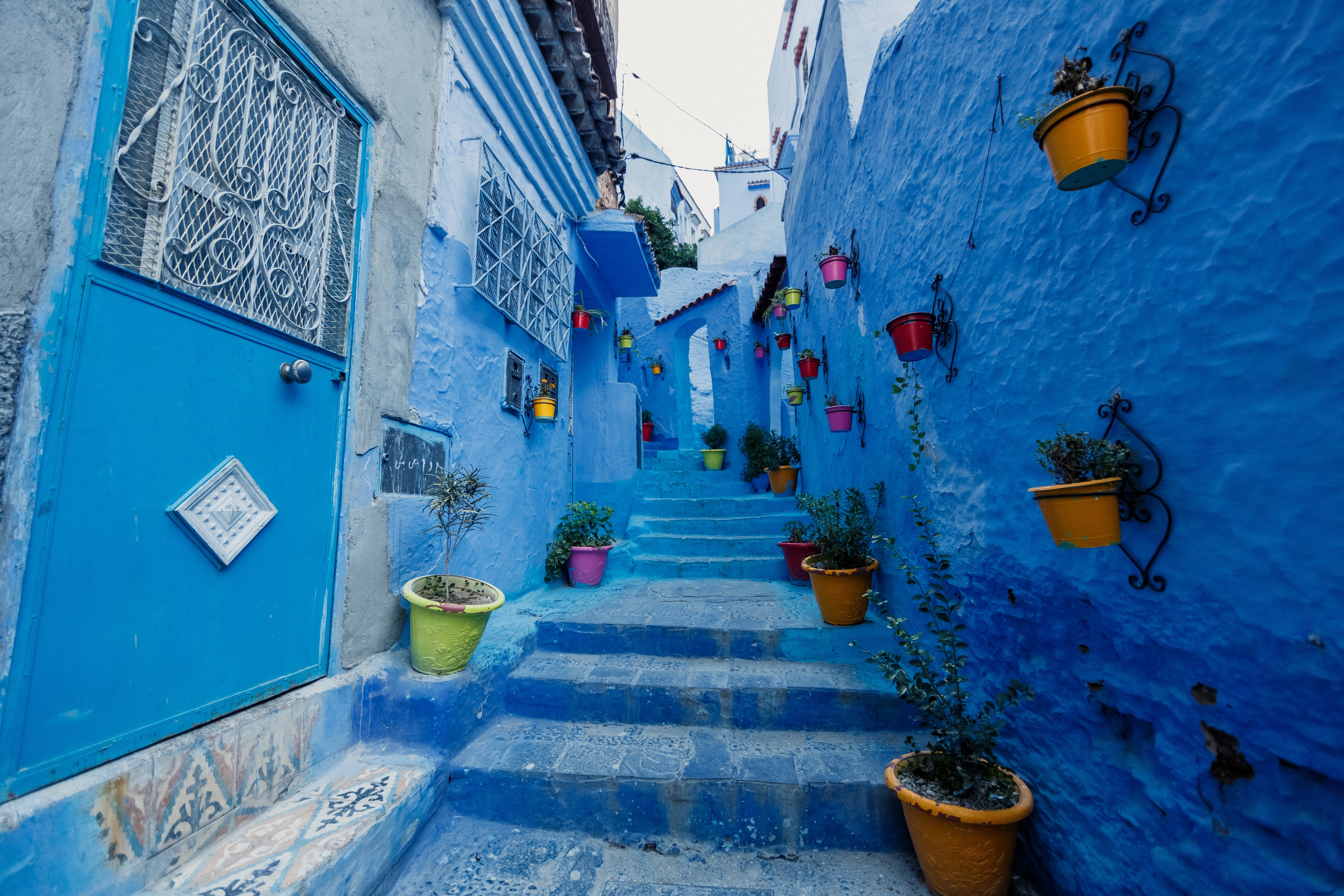 Pontos coloridos para comemorar a lua azul deste mês 